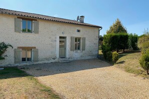 House | Exterior - Villa in France With Private Pool and Garden (Chalais)