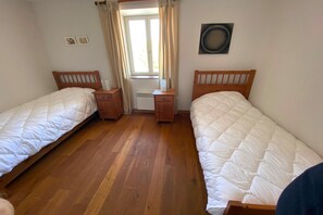 Hus | 4 sovrum, unika möbler och sängkläder