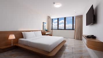 Desk, laptop workspace, iron/ironing board, free WiFi