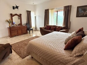 3 habitaciones, tabla de planchar con plancha y wifi gratis