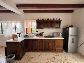 Coffee/tea maker, fridge, microwave, stovetop - Ranch with 3-bedrooms and phenomenal natural spaces in Baca Yucatán México (Baca)