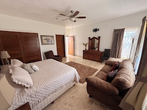 3 dormitorios, tabla de planchar con plancha, wifi gratis y ropa de cama