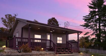 Charming & Cozy 1-bedroom cottage at Seneca Lake, Senecaville. OH