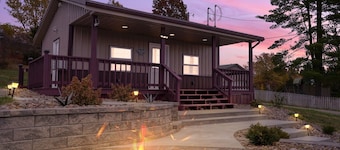 Charming & Cozy 1-bedroom cottage at Seneca Lake, Senecaville. OH