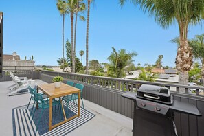 Outdoor dining - Ocean-View 1BR Retreat w/ Large Private Terrace - Walk to Beach & Dining (Solana Beach)