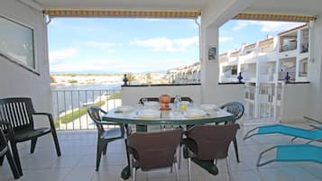 Apartemen | Tempat makan outdoor