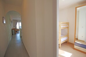 Apartament | 2 dormitoris i planxa i posts de planxar 