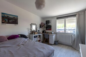 House | 4 bedrooms, iron/ironing board