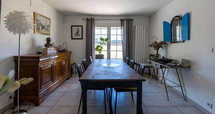 Trackside Retreat - Ideal Base in Le Mans