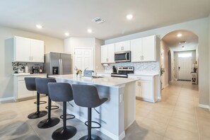 Microwave, oven, stovetop, dishwasher -  4BR-AC, WiFi, Hot Tub, Gas Fire Pit in Cape Coral-Hospitals, Beach,Waterpark (Cape Coral)