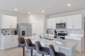 Micro-ondes, four, plaque de cuisson, lave-vaisselle