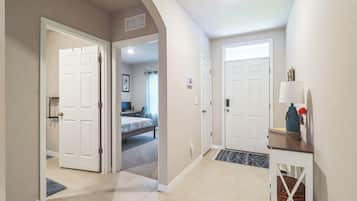 4 Schlafzimmer, Bügeleisen/Bügelbrett, WLAN, Bettwäsche