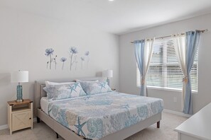 4 bedrooms, iron/ironing board, WiFi, bed sheets -  4BR-AC, WiFi, Hot Tub, Gas Fire Pit in Cape Coral-Hospitals, Beach,Waterpark (Cape Coral)