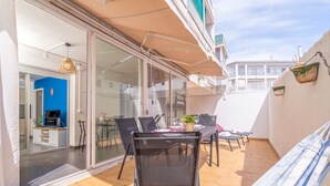Apartment | Outdoor dining - Apartment in Empuriabrava Near Sandy Beach (Castello d'Empuries)