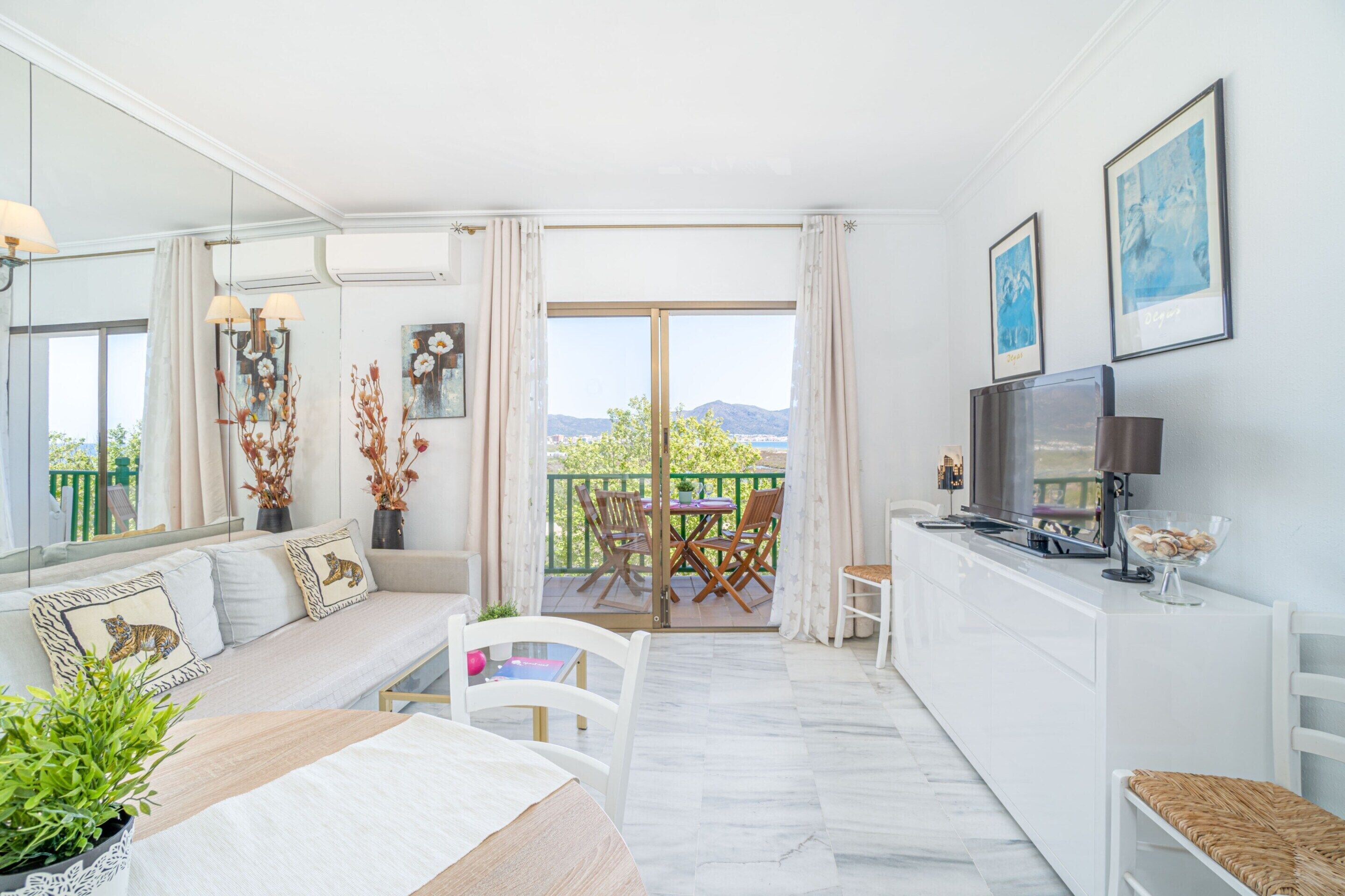 Apartamento | Sala de estar | Un reproductor de DVD