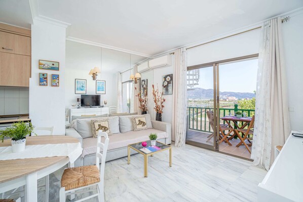 Apartment | Living area