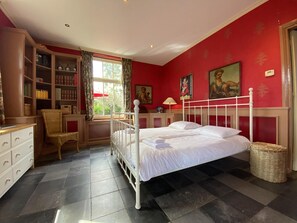 9 chambres, accès Internet