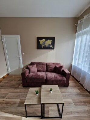 Apartment | Living room - Apartment in Le Mans Near Train Station (Le Mans)