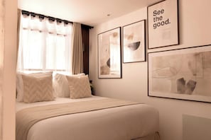 3 bedrooms, bed sheets