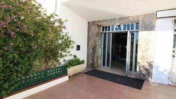 House | Bahagian luar