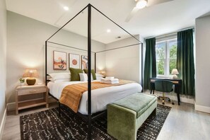 4 bedrooms, desk, iron/ironing board, travel crib