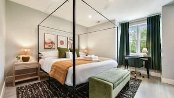 4 chambres, bureau, fer et planche Ă repasser, lit parapluie