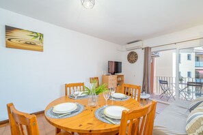 Apartment | Dining