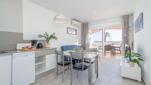 Apartment | Dining - Beachfront Stay With Sea Views & Wi-fi (Castello d'Empuries)
