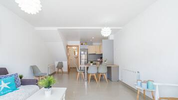 Mobile Home | Dining