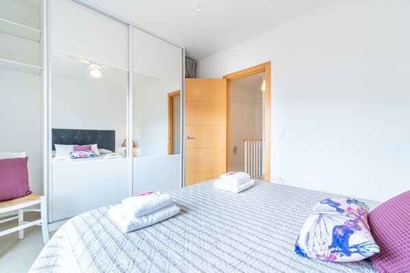 Mobile Home | 2 bedrooms, iron/ironing board