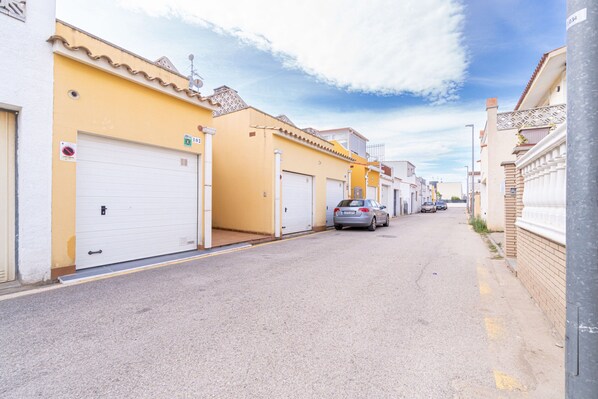 Mobile Home | Exterior - House in Empuriabrava Near Aiguamolls Reserve (Castello d'Empuries)