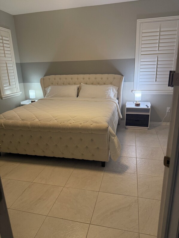 4 Schlafzimmer, Zimmersafe, Bügeleisen/Bügelbrett, kostenloses WLAN