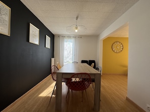 Apartment | Dining - Urban Base in Le Mans - Comfort & Services (Le Mans)