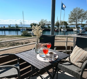 Apartment | Outdoor dining