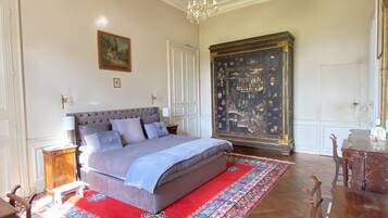 House | 7 bedrooms, iron/ironing board