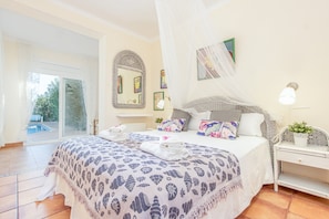 Villa | 3 bedrooms, iron/ironing board - Luxury Canal-side Home With Pool (Castello d'Empuries)