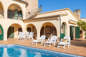 Pool - Villa in Empuriabrava With Private Pool (Castello d'Empuries)