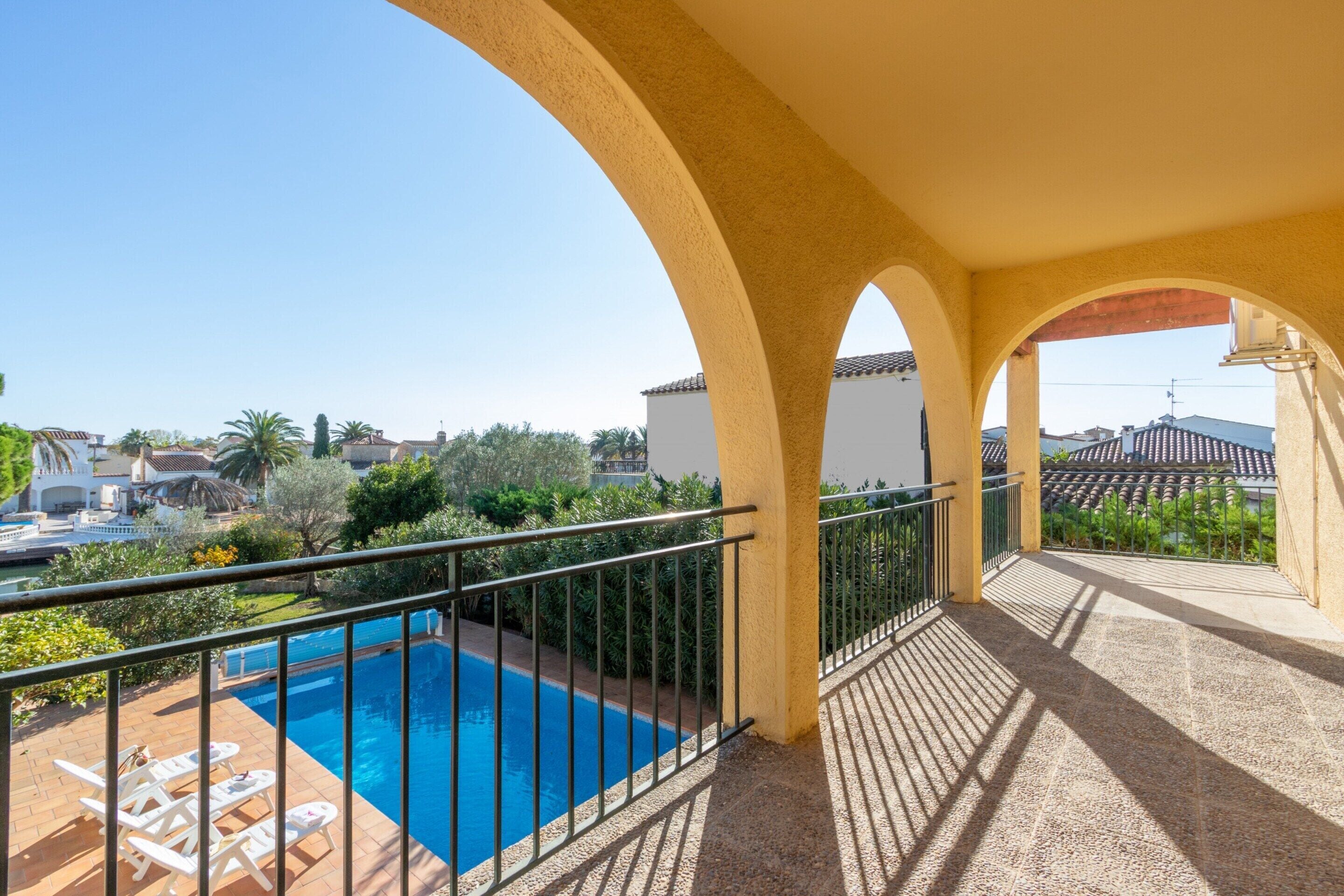 Villa | Pool | Indoor pool, outdoor pool