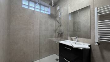 Apartment | Bathroom | Hair dryer