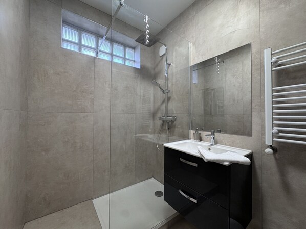 Apartment | Bathroom | Hair dryer - Quiet Retreat for 7 in Loire (Le Mans)