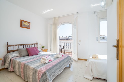 Terrace Apartment Near the Beach