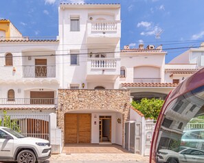 Apartment | Exterior - Terrace Apartment Near the Beach (Castello d'Empuries)