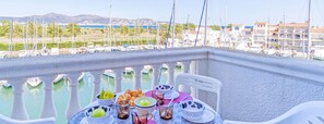 Apartment | Outdoor dining - Terrace Apartment Near the Beach (Castello d'Empuries)
