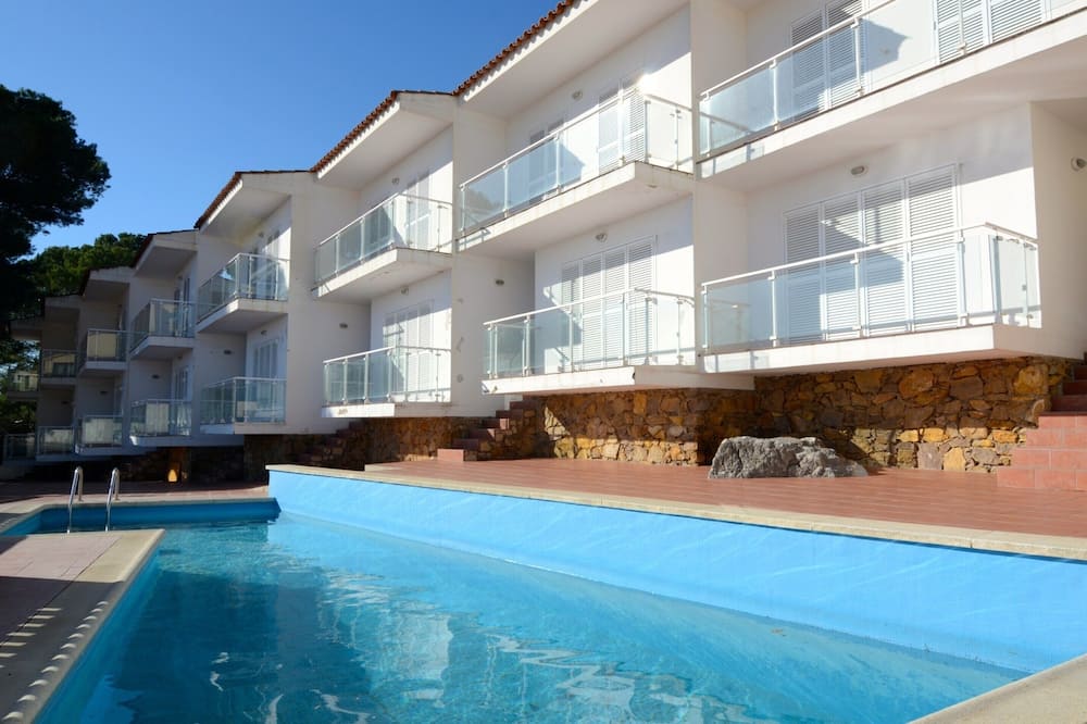 Apartment in Spain Near Sandy Beach - Ullastret