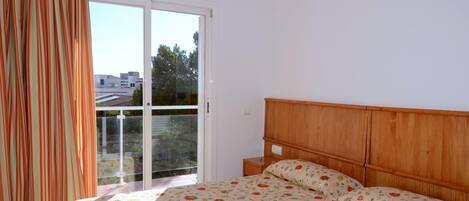 Apartament | 3 dormitoris i planxa i posts de planxar