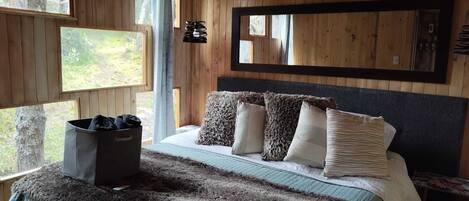 9 bedrooms, iron/ironing board, WiFi, bed sheets