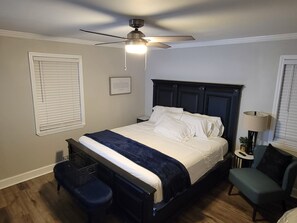 3 bedrooms, iron/ironing board, free WiFi, bed sheets