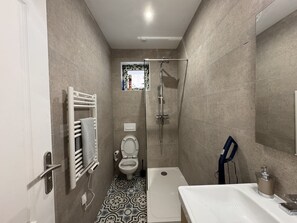 Apartment | Bathroom | Hair dryer