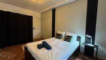 House | 2 bedrooms, iron/ironing board