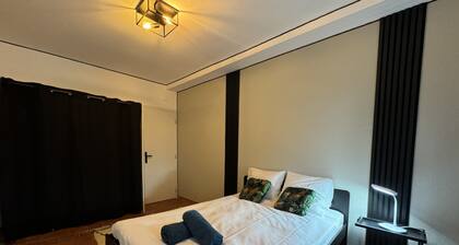 House in Mansigne With Fenced Garden